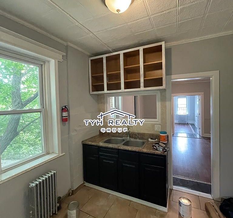 1st image of 373 Fairmount Ave APT 4