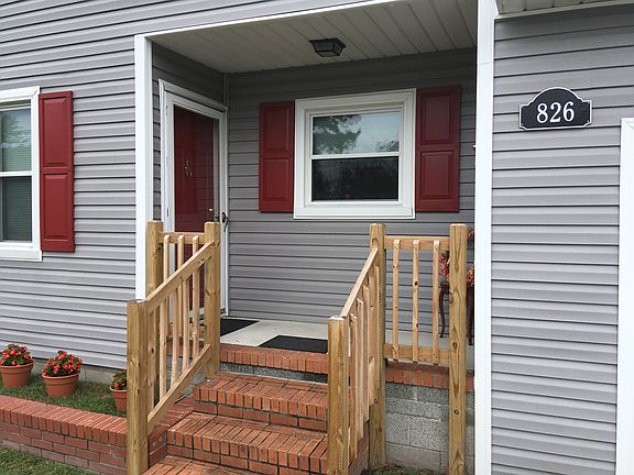 4th image of 826 Headrow Ter
