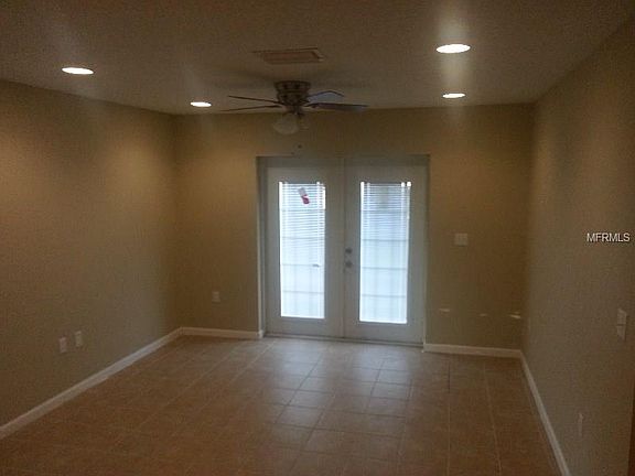 5th image of 3107 Villa Dr