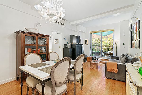 1st image of 140 E 40th St APT 1C