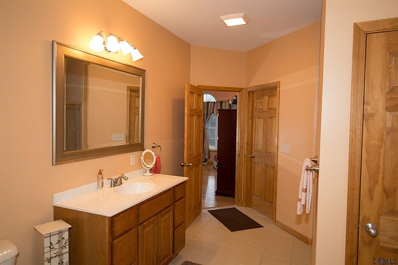 4th image of 6 SEAVEY Lane