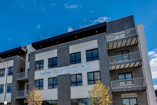 1st image of 1317 N Larrabee St #204