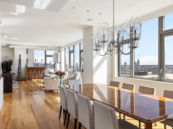 100 Jay Street image 4 of 23