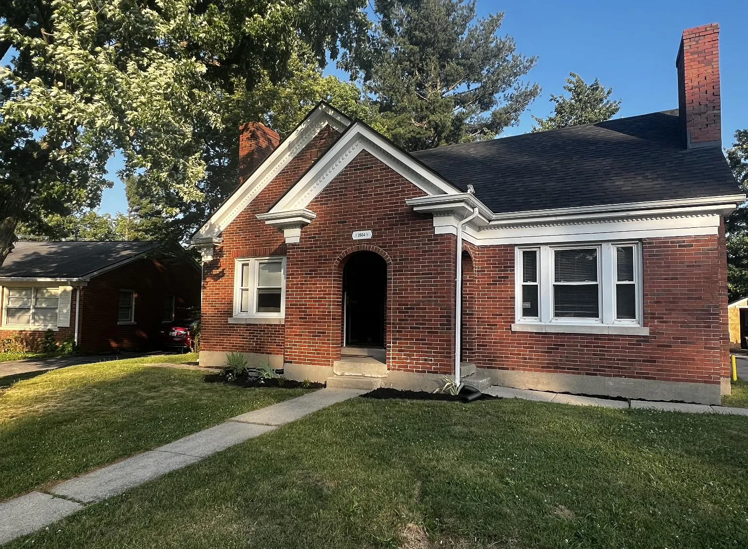 3 bed, 1.5 bath, 1244 sqft, $1,600 — Photo 1