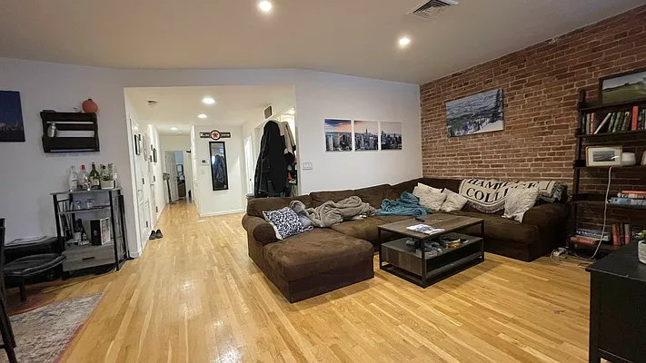 Rented by Strivers Management Group Corp (Brokerage) | media 5