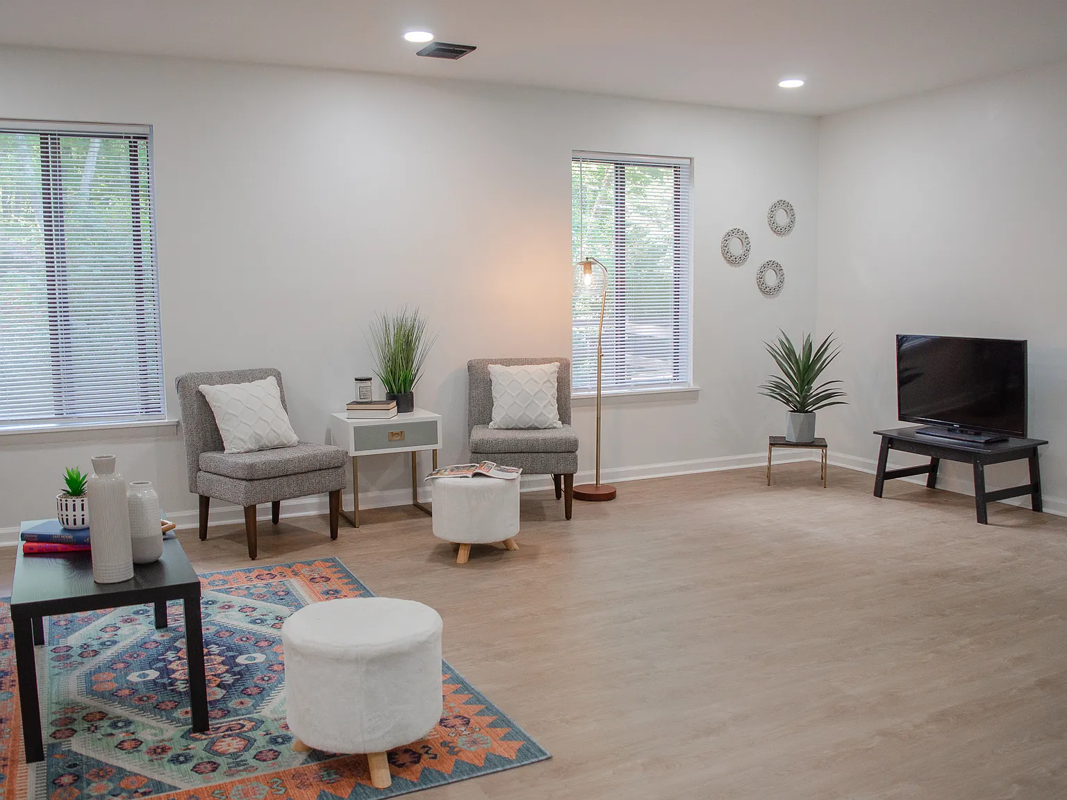 Woodland Country Apartments — Photo 3