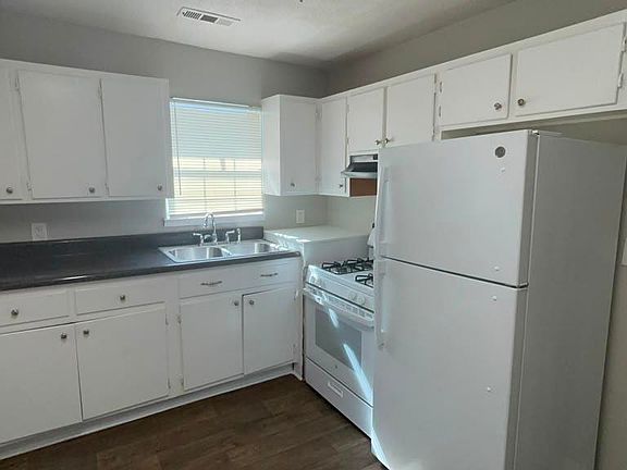 2nd image of 3729 Maple Ave SW