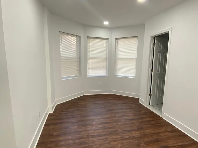 5220 Wayne Avenue — Photo 12