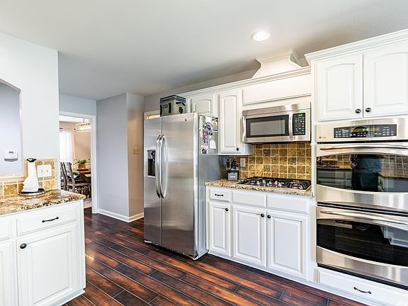3rd image of 1205 Talihana Dr