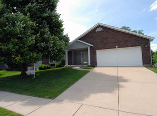 981 Chestnut Oak Dr, Saint Charles, MO 63303