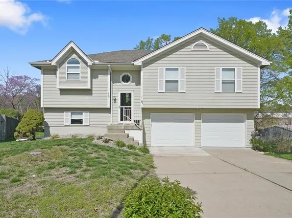 220 NE 80th St, Kansas City, MO 64118