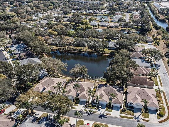 3rd image of 541 Catalina Isles Cir