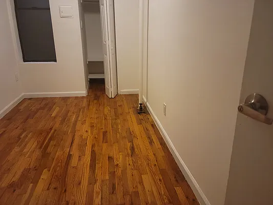 Rented by Chartwell Manhattan Realty | media 22