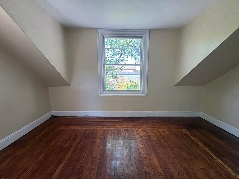 111 Bristol St #3 — Photo 2