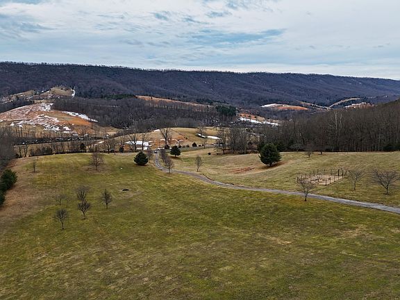 4th image of 321 Cumberland Gap Rd
