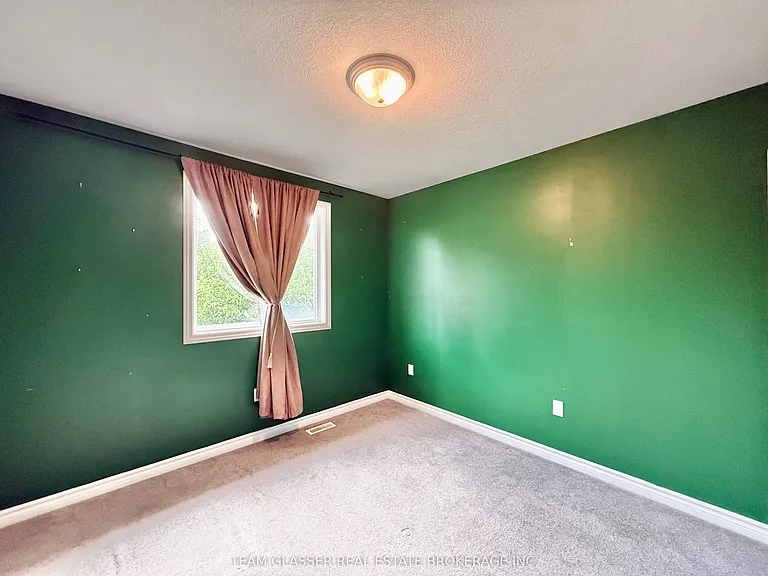 691 Oakcrossing Rd — Photo 6