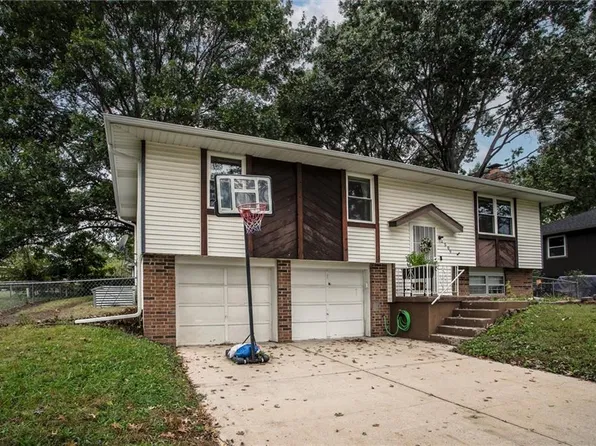 2509 SW 5th St, Blue Springs, MO 64014
