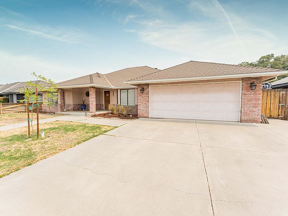 3rd image of 2441 Stratford Way