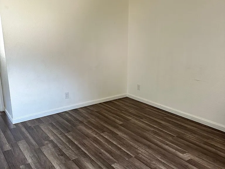 15436 Meyer Rd #17 — Photo 2