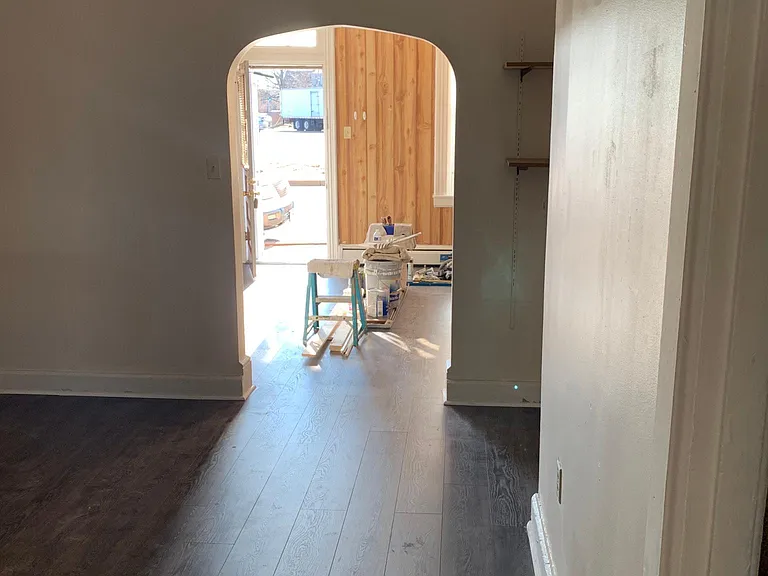414 W Franklin St — Photo 2