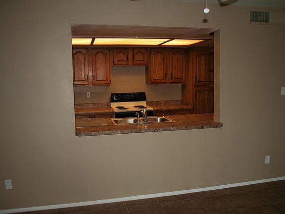 5th image of 517 E Hermosa Dr