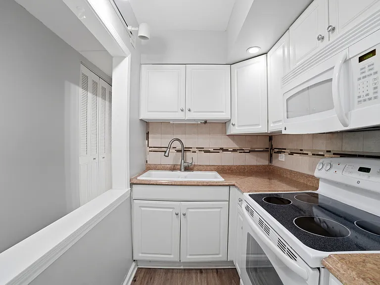 5125 Blodgett Ave #510 — Photo 7