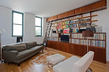 Sold by Avenue Sotheby's International Realty