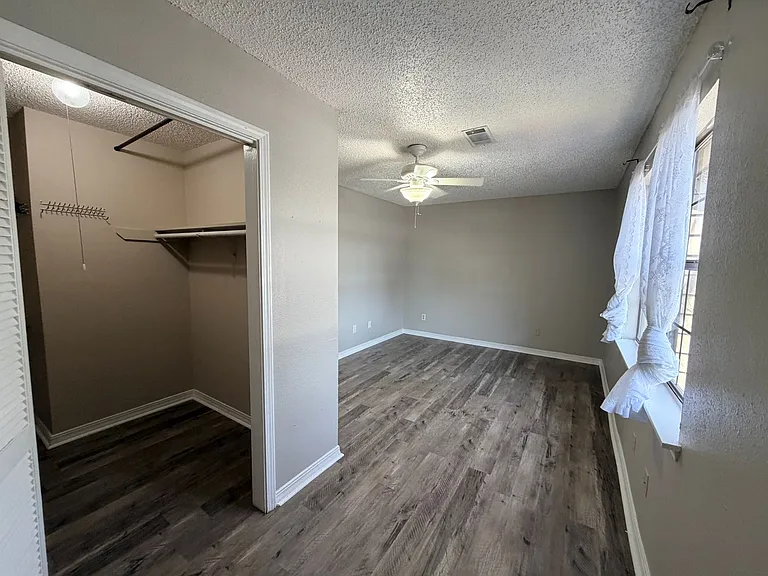 9990 Smugglers Cove Ln — Photo 18