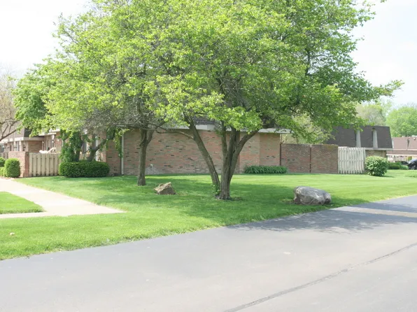 7479 Country Brook Dr, Indianapolis, IN 46260