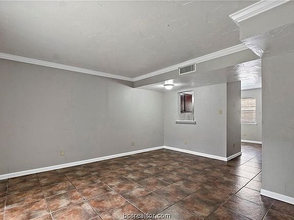 2nd image of 206 Lincoln Ave APT A