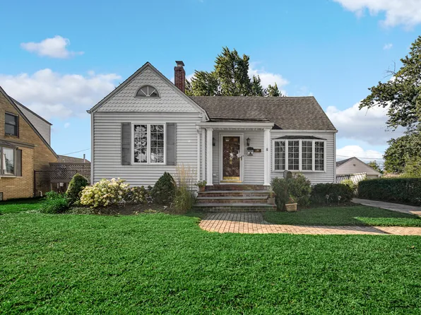 2826 Garfield Ave, Highland, IN 46322