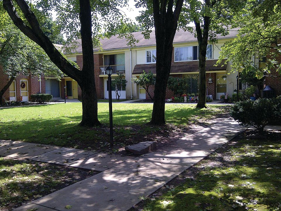 Exterior - Courtyard