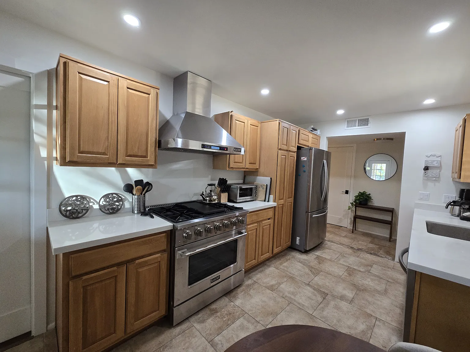 2 bed, 1200 sqft, $3,200 — Photo 4