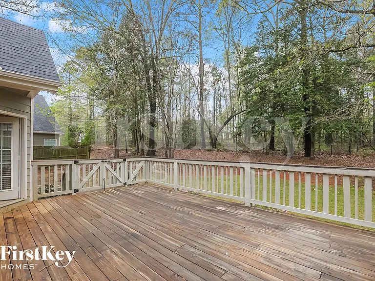 2570 Serenity St — Photo 14