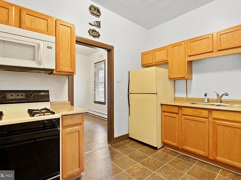 28 N Lehman St — Photo 8