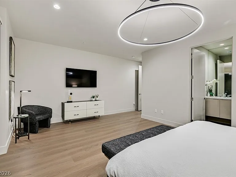 807 Magnum Cliff Ct — Photo 35