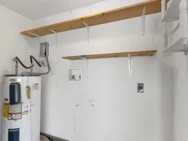 2822 W College St — Photo 16