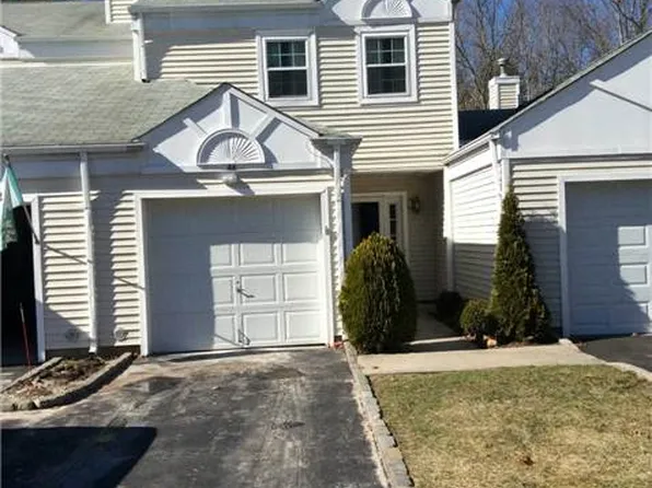 46 Quail Ct, Manorville, NY 11949