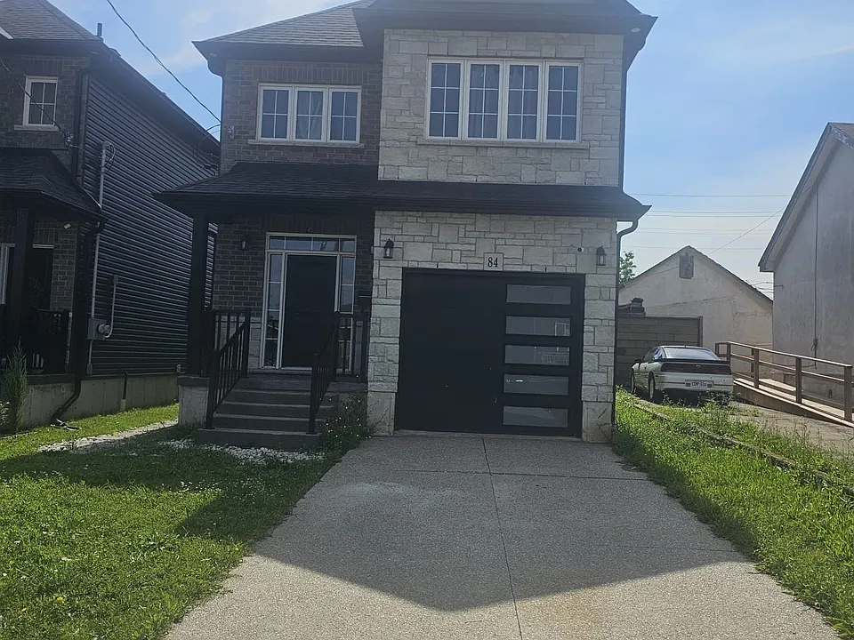 84 Beland Ave N #BASEMENT