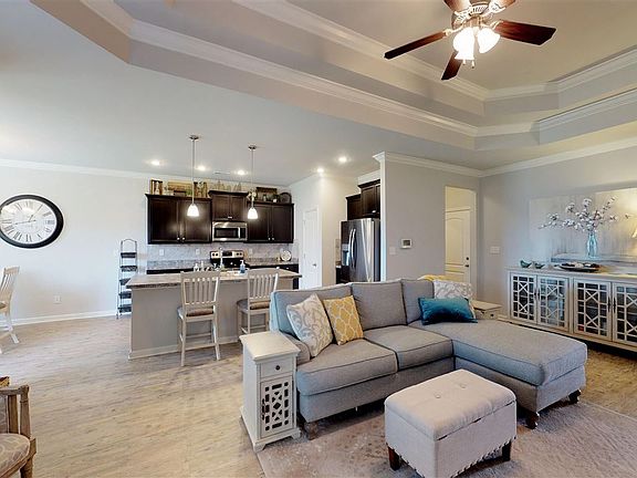 5th image of 160 Lexi Ln