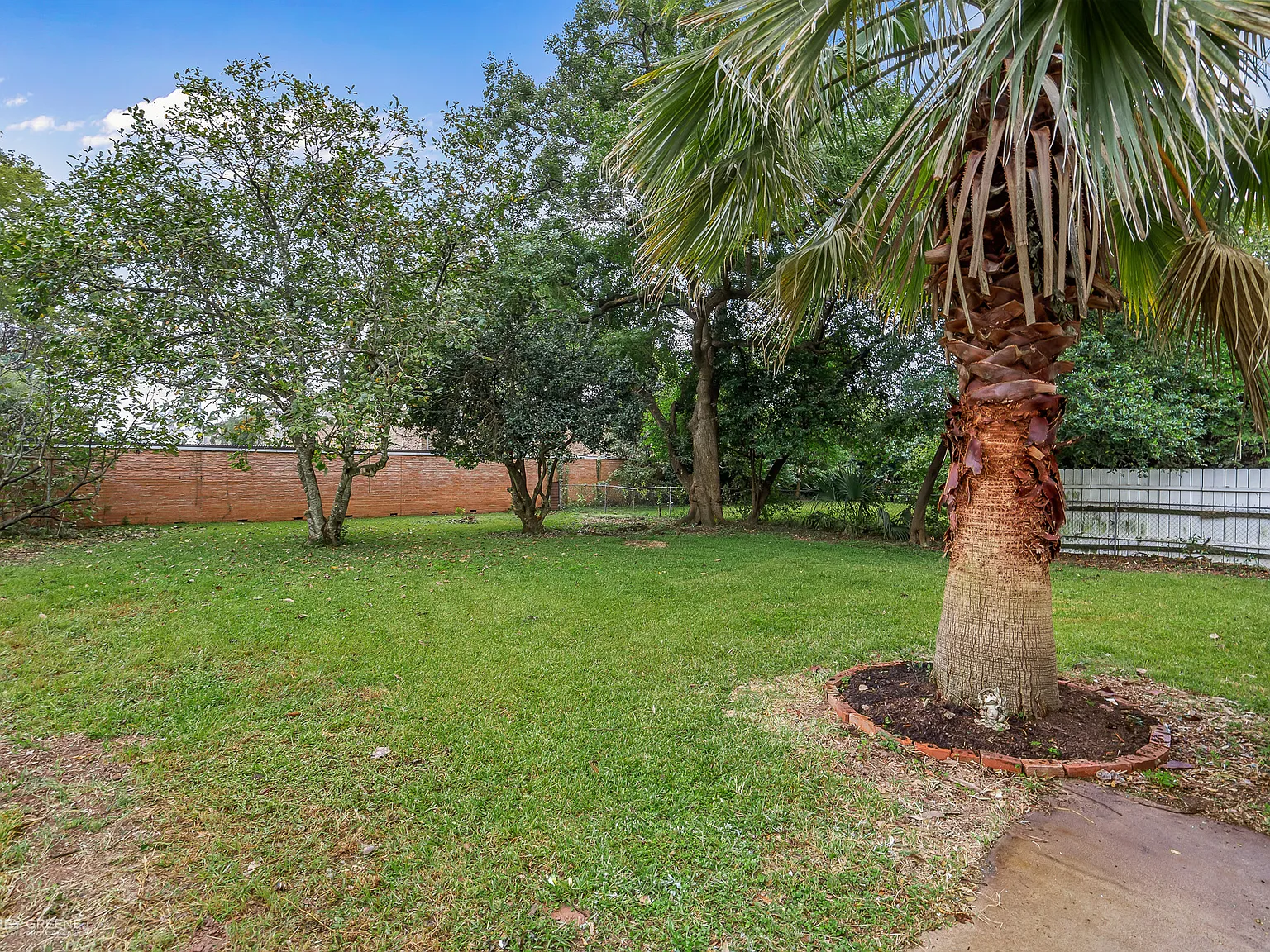 4 bed, 1689 sqft, $1,700 — Photo 4