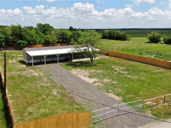 335 County Road 352, Gause, TX 77857