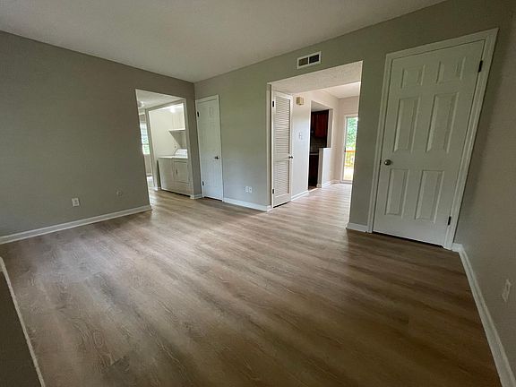3rd image of 8931 S Swan Cir
