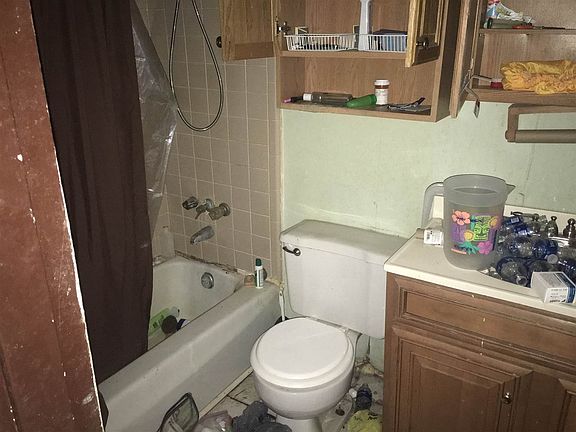 3rd image of 141 Leawood Dr