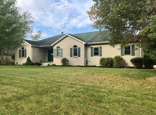 2161 Fawn Ridge Dr, Dixon, IL 61021