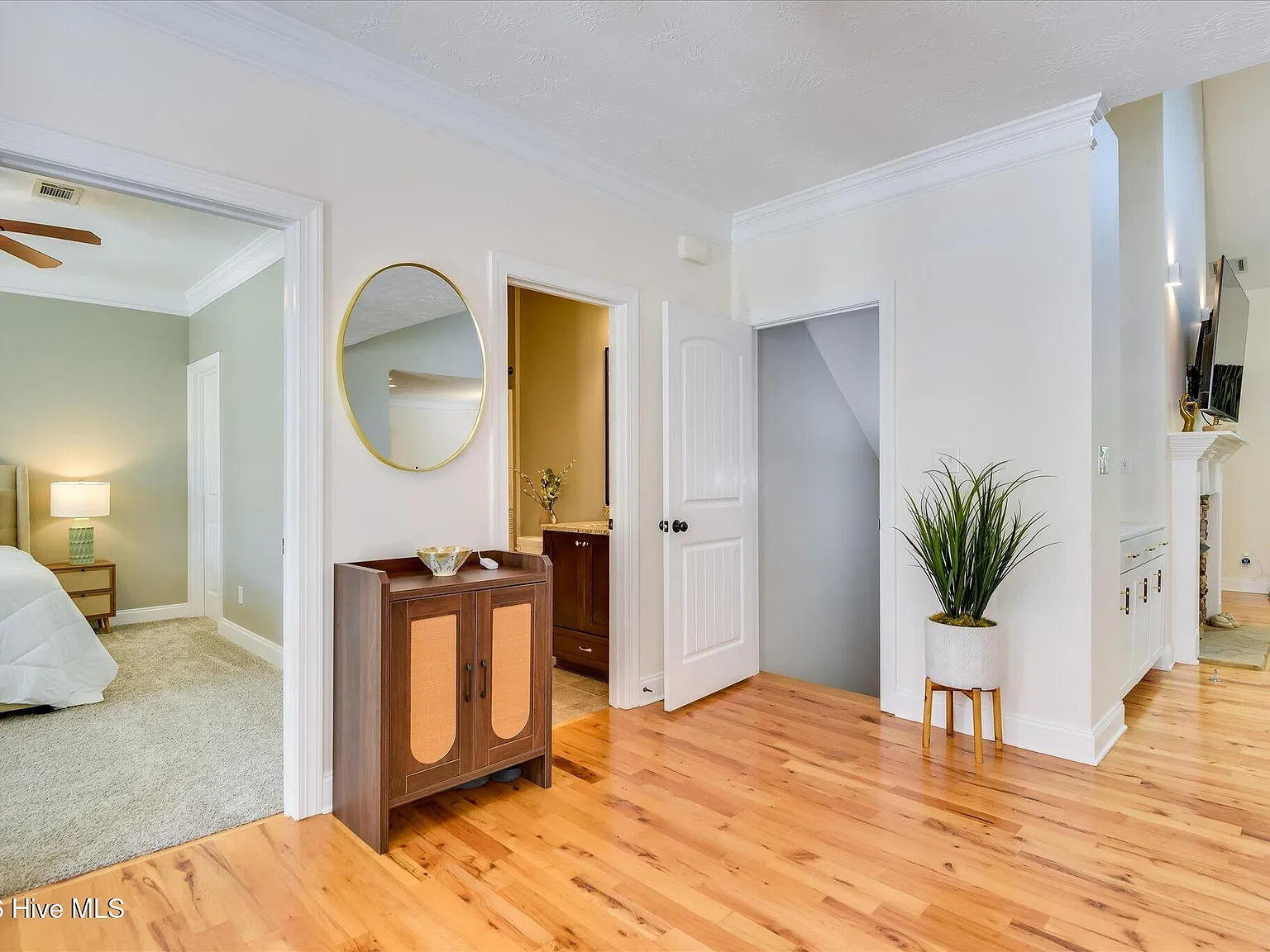 7 bed, 5.0 bath, 5153 sqft, $3,500 — Photo 4