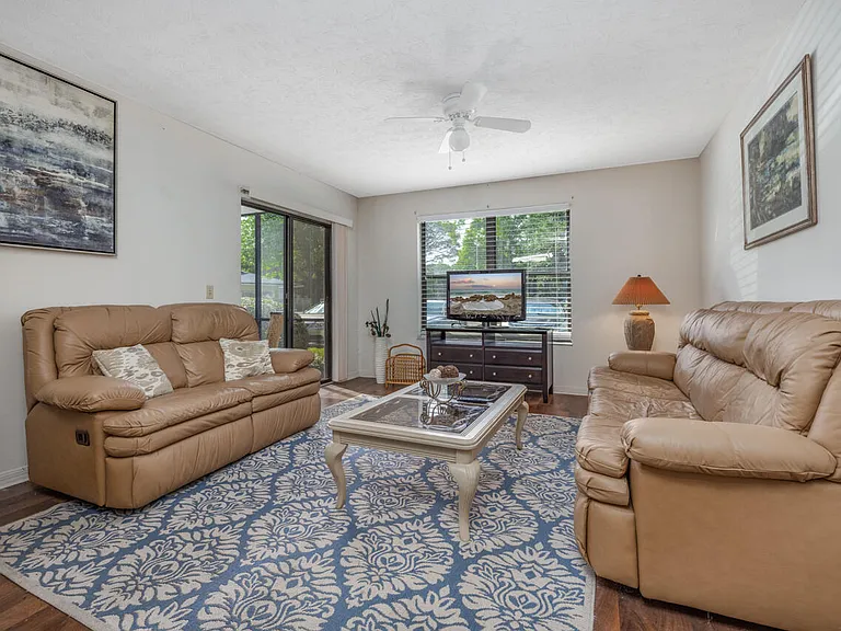 6537 SE Federal Hwy #101 — Photo 5