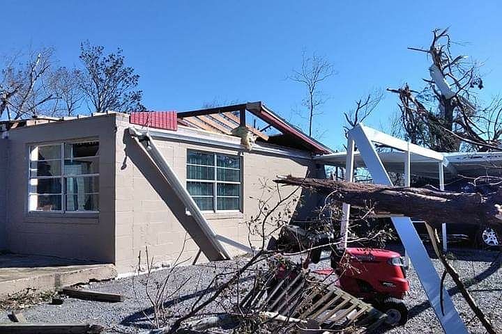 Needs new roof 