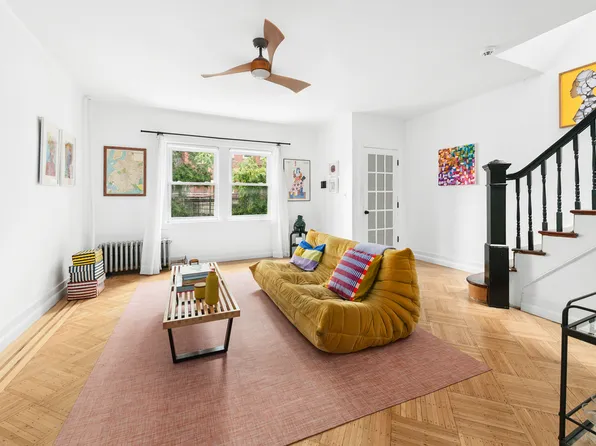 25 Veronica Place image 2 of 12