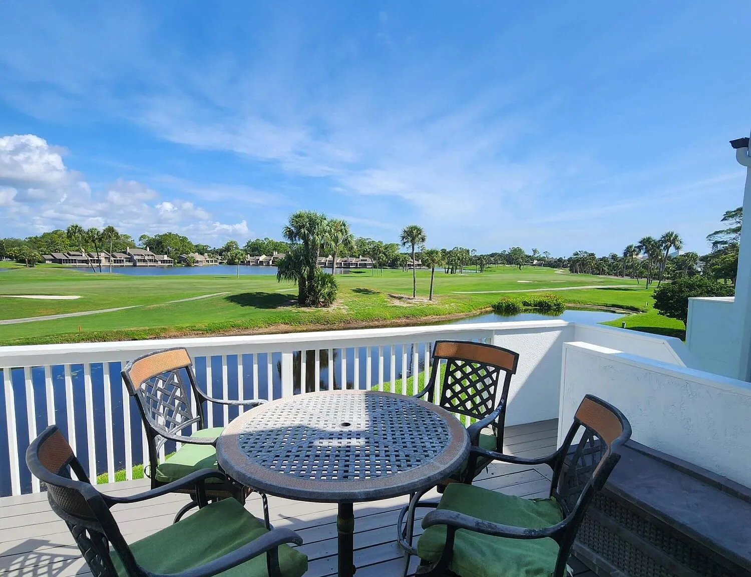 3 bed, 2.0 bath, 1975 sqft, $3,350 — Photo 4
